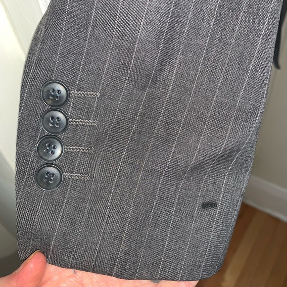 Dolce & Gabbana suit Men’s size 38R US or 48 European grey pinstripe - Picture 4 of 14